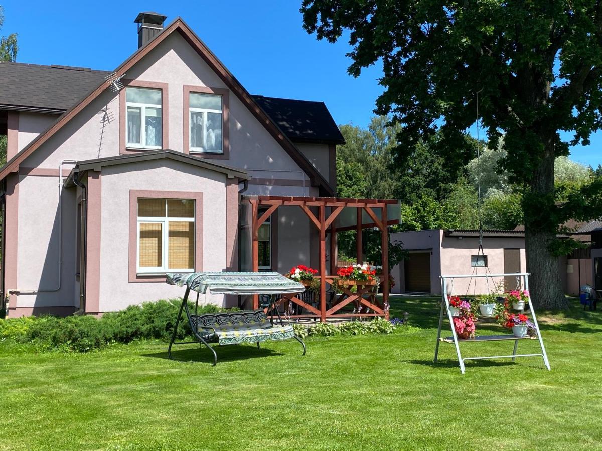 Kronenberga Street Guesthouse Jūrkalne Екстериор снимка